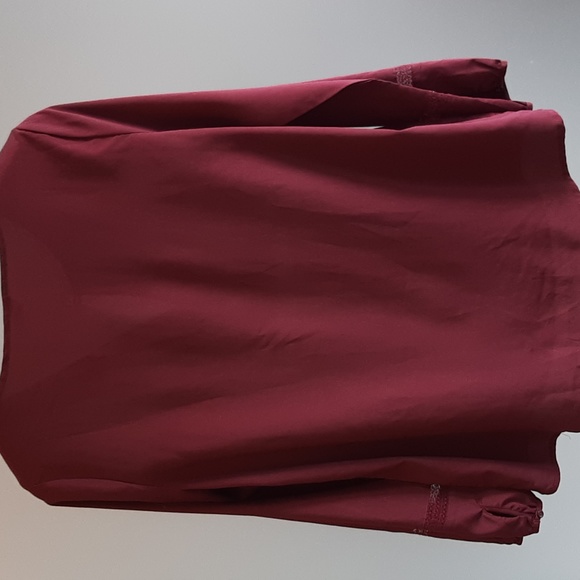 Old Navy blouse. long sleeved pull on .  Size Medium.  Burgundy. - Picture 7 of 13
